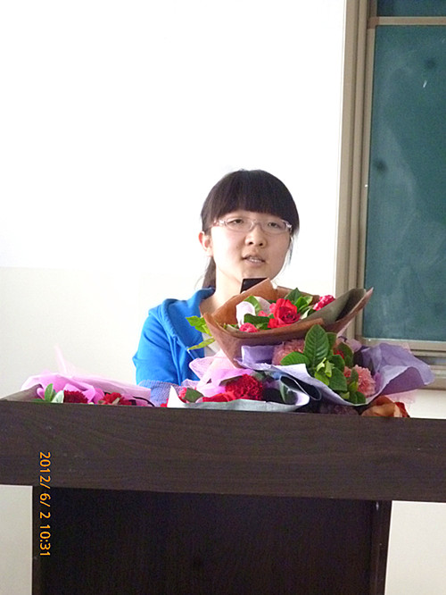 学生代表周珂同学发言