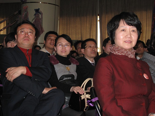 黄巨国校长与高新一中校长共同观看了成人仪式