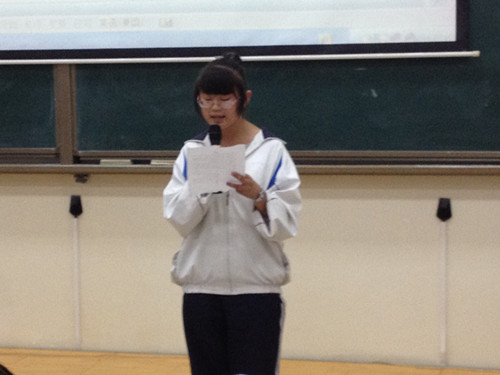 学生代表王高燕同学发言
