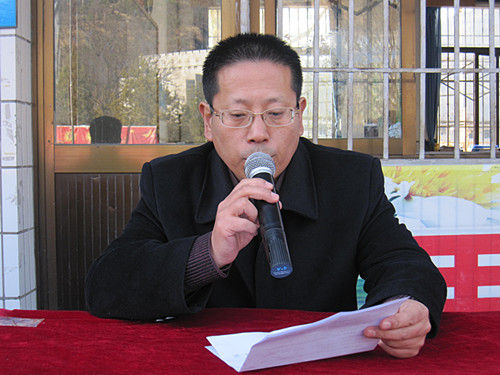 王华副校长宣布比赛开始