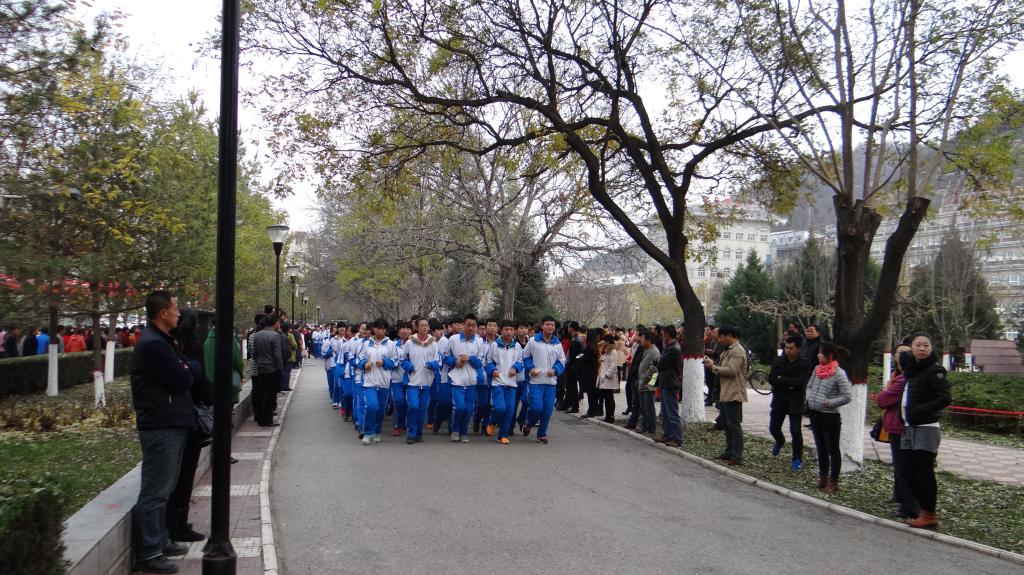 家长观看学生课间操